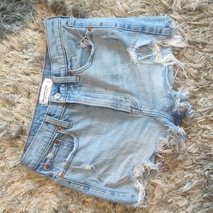 Abercrombie& Fitch high rise mom shorts size 27